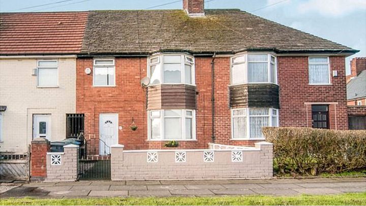 Paul McCartney's childhood home in Liverpool heads for auction